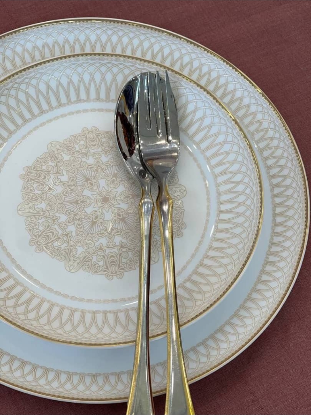 سرویس ۲۶ پارچه طرح تیان کرم لب طلا قالب دیوالی